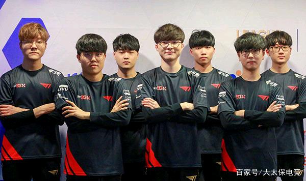 亚历山大 亚历山大